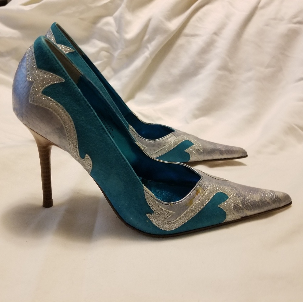 Steven Madden Madamme Blue Silver Snakeskin Pumps